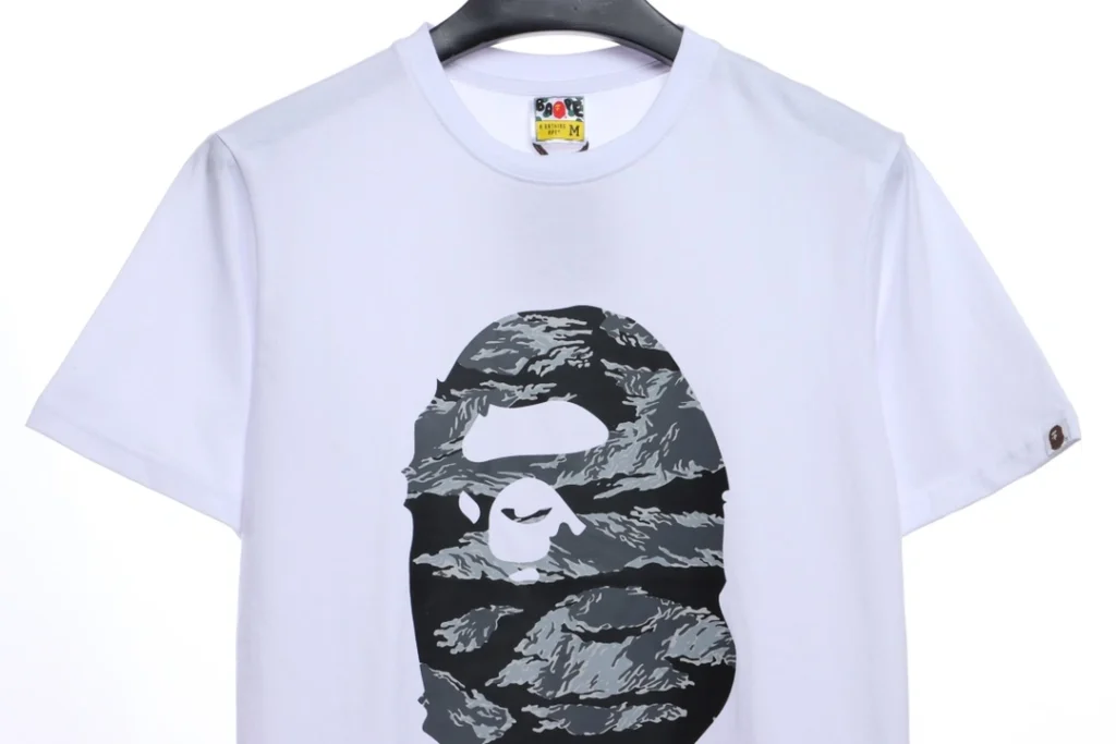 Mountain peak print short sleeve